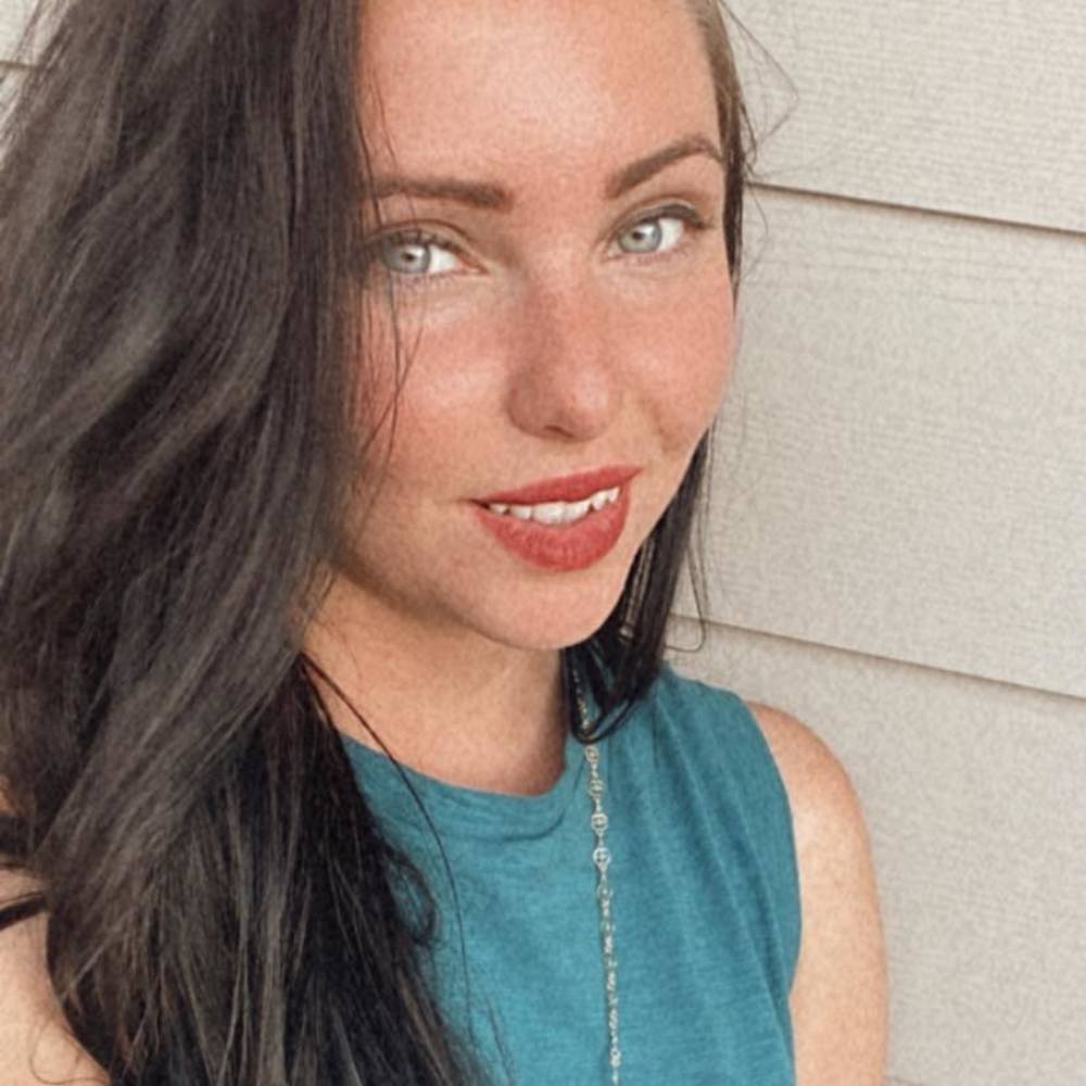 Meet your Posher, Alyria
